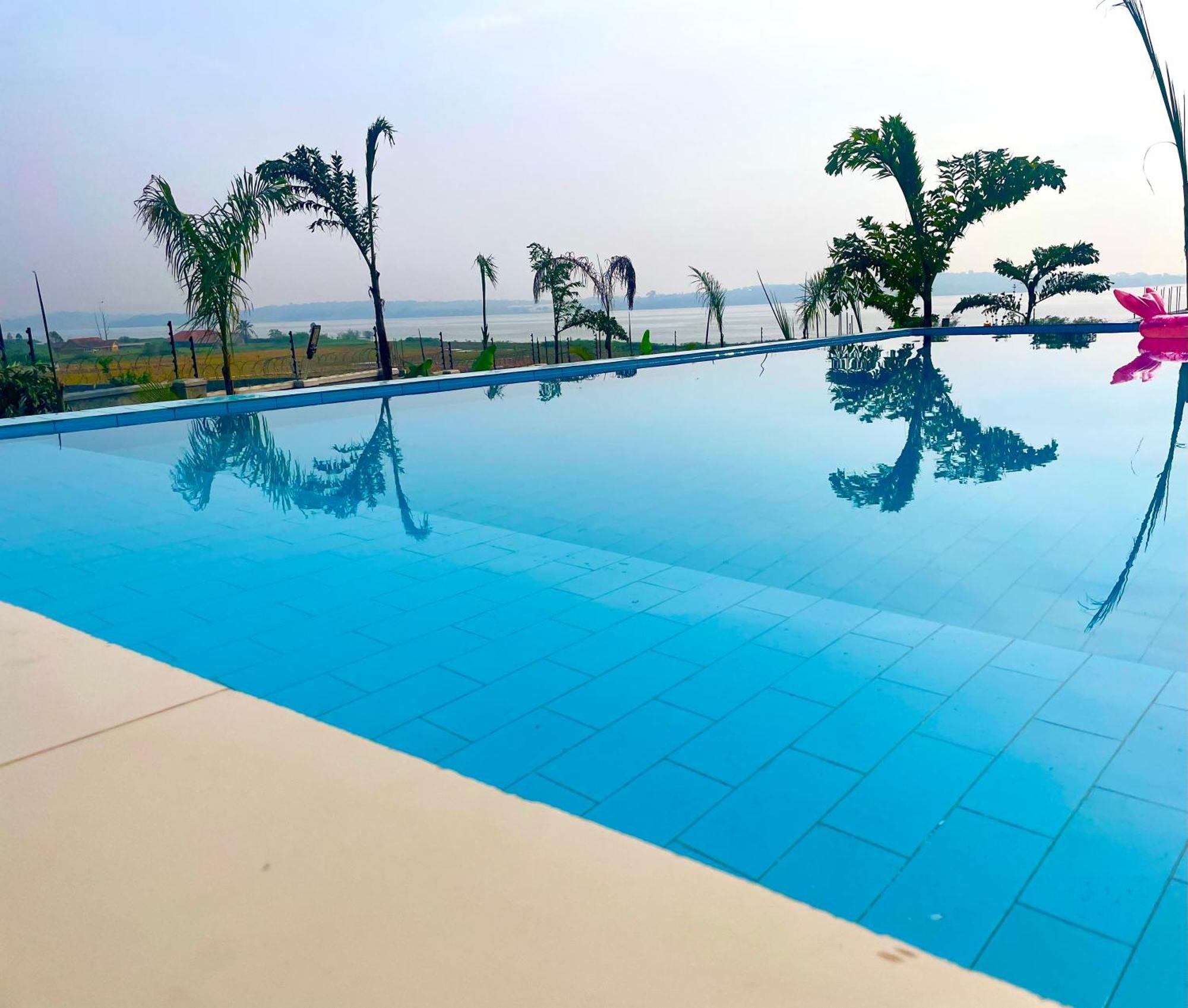 Entebbe Airport Superking Bed Apartment Wakiso