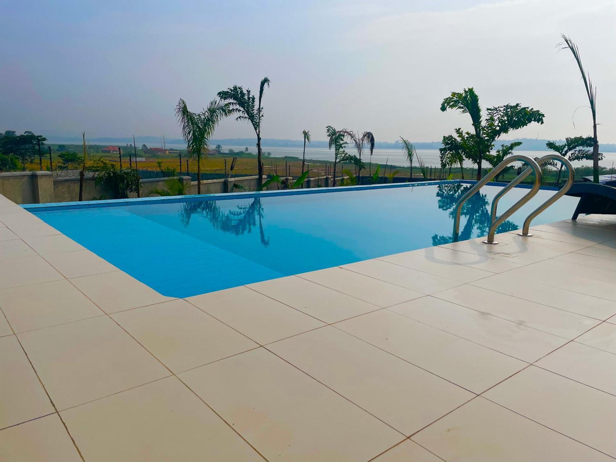 Entebbe Airport Superking Bed Apartment Wakiso