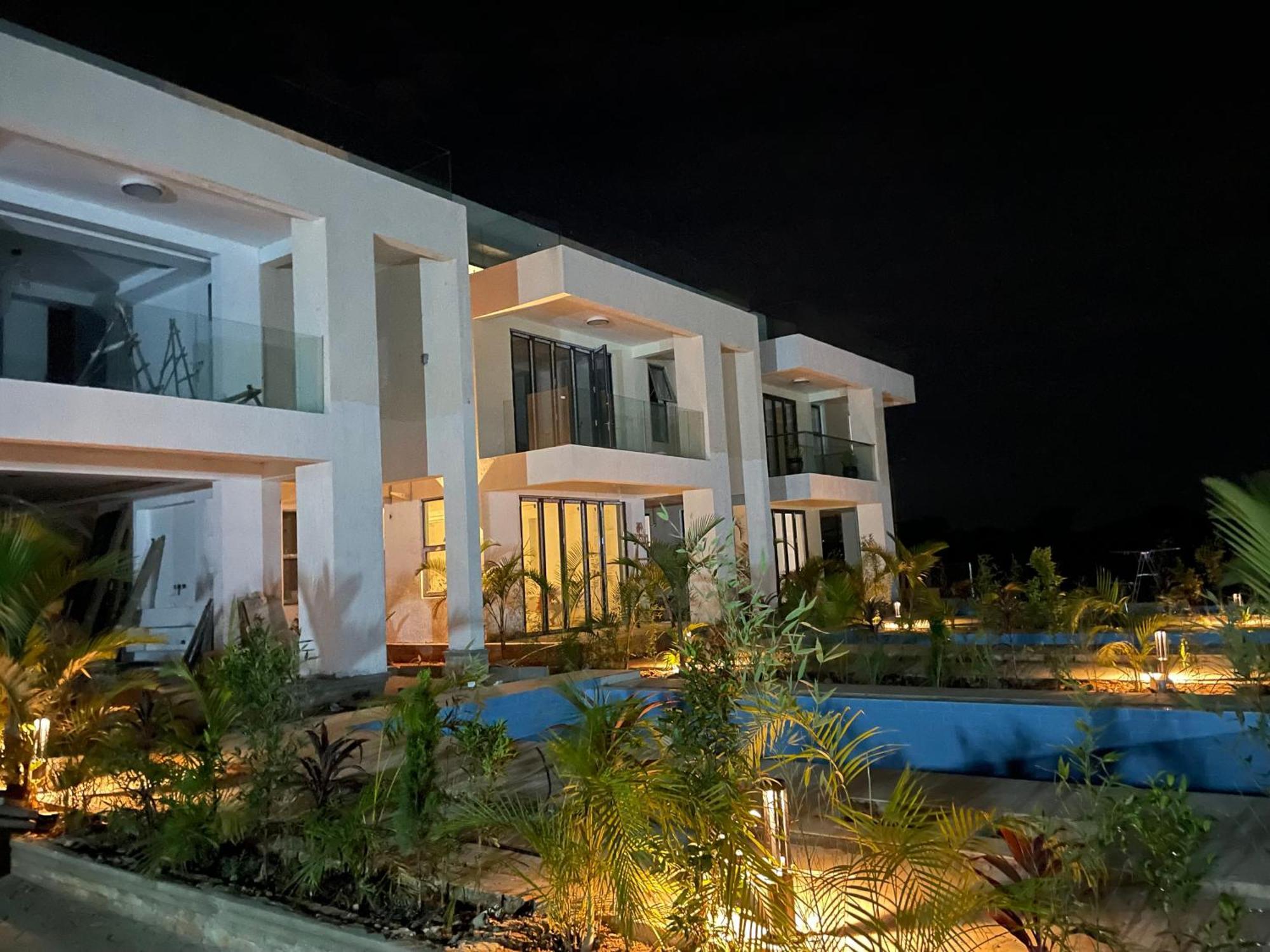 Apartment Entebbe Airport Superking Bed